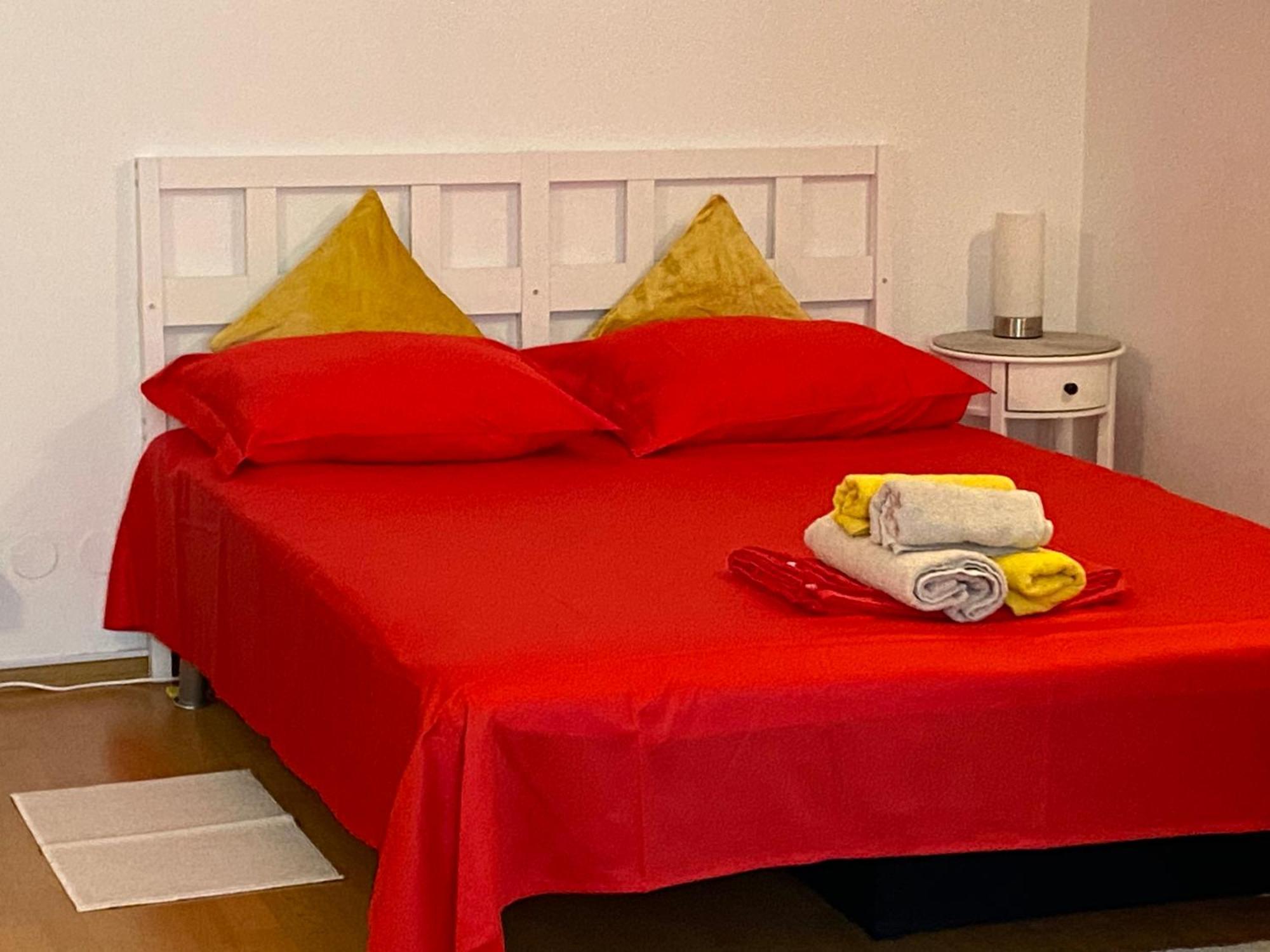 ブカレストApartament M3 Gorjuluiアパートメント エクステリア 写真